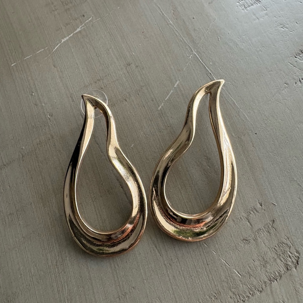 Brynn Hudson Chic Gold Teardrop Earrings